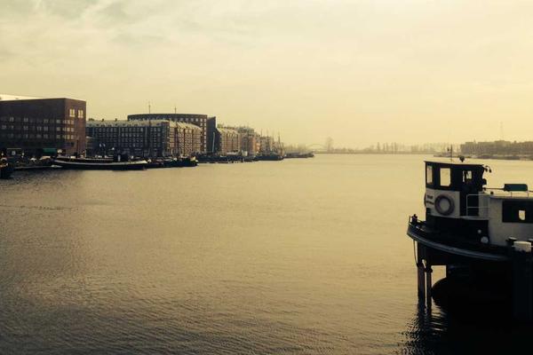 关于每一个环节都充满了不确定性和复杂性的专业图片