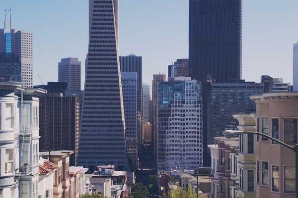 传统的分析方法往往只能关注用户行为的表面现象主题的精美插图